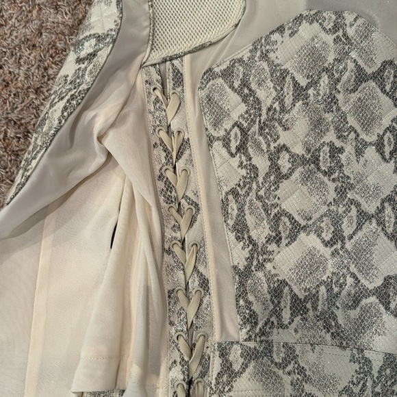 BLANC NOIR SIZE L 100% Leather and Mesh Jacket.  NWOT. - Picture 4 of 5